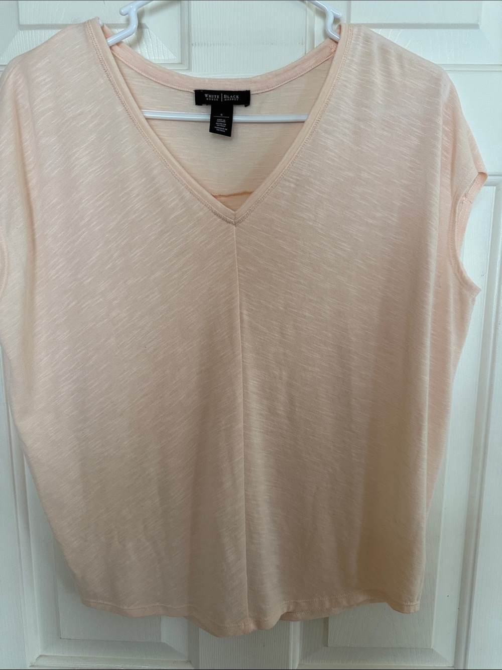 White House Black Market Pale Peach V-Neck Cap Sleeve Tank Top